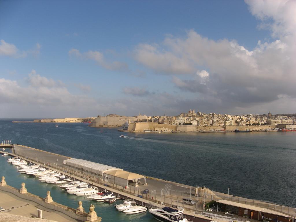 Апартаменты Valletta Gateway Maisonette Экстерьер фото