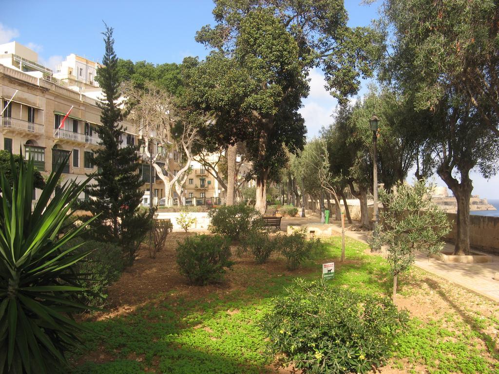 Апартаменты Valletta Gateway Maisonette Экстерьер фото